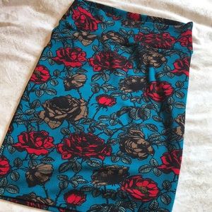 Lularoe Cassie, elegant rose print